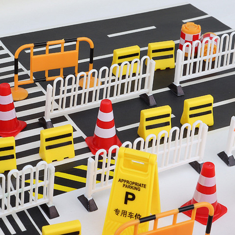 Kids Education Things - Set Gioco Mini Segnali Stradali e